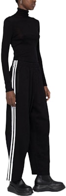 (W) Balenciaga x adidas SS23 黑色運動標誌條紋針織長褲。 723817TNVN28482 Purchase (W) Balenciaga x adidas SS23 黑色運動標誌條紋針織長褲。 723817TNVN28482