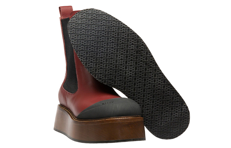 Shop (W) BALLY But Chelsea 'Fesyen Kulit Merah' 6301654