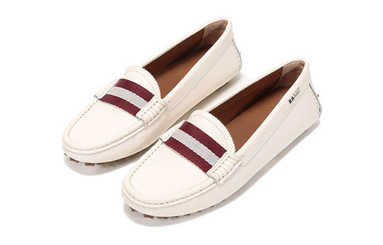 Lookbook BALLY 皮革平底樂福鞋 女款 骨白色