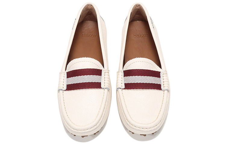 Shop BALLY 皮革平底樂福鞋 女款 骨白色