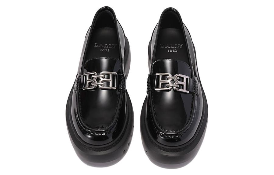 Shop (W) バリー パテントバックルローファー (黒) 6303404