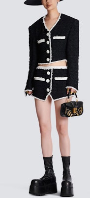 (W) BALMAIN FW22 Jaket Crop Hitam V-Neck Color-Block. AF1SD060XC09-EAB Lookbook (W) BALMAIN FW22 Jaket Crop Hitam V-Neck Color-Block. AF1SD060XC09-EAB