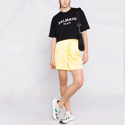 (W) 巴尔曼宽松版印花标志短款T恤黑色 XF1EE020BB02-EAB Lookbook (W) 巴尔曼宽松版印花标志短款T恤黑色 XF1EE020BB02-EAB