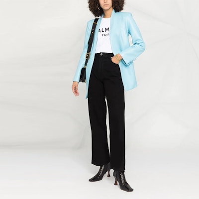 (W) 발망 SS22 화이트 로고 프린트 와이드 스트랩 탱크탑. XF1EB005BB02-GAB Lookbook (W) 발망 SS22 화이트 로고 프린트 와이드 스트랩 탱크탑. XF1EB005BB02-GAB