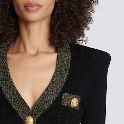 (W) 발망 SS23 블랙 자수 메쉬 브이넥 슬림 니트 크롭 탑 AF1KL013KD74 Details for (W) 발망 SS23 블랙 자수 메쉬 브이넥 슬림 니트 크롭 탑 AF1KL013KD74