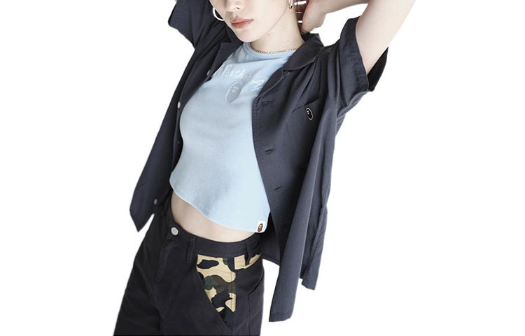 Shop (W) BAPE 短袖襯衫 - 猿人刺繡與口袋設計。 0ZXSTW231501H