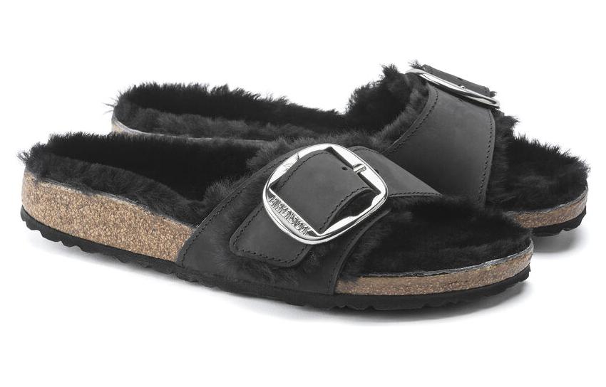 Lookbook (W) Sandal Birkenstock Madrid Big Buckle Shearling Kulit Hitam Fit Sempit 1020136