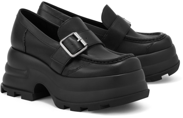 (W) CHARLES & KEITH both x Kasut Loafer Bertumit 'Kerjasama' SL1-70280005 Lookbook (W) CHARLES & KEITH both x Kasut Loafer Bertumit 'Kerjasama' SL1-70280005