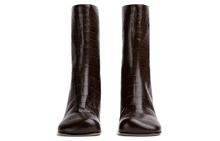 Lookbook Bottega Veneta 葆蝶家 BV Bloc 壓紋皮革踝靴 女款 棕色