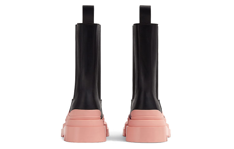 Purchase (W) ボッテガヴェネタ タイヤチェルシーブーツ "ブラックピンク" 630297VBS501276