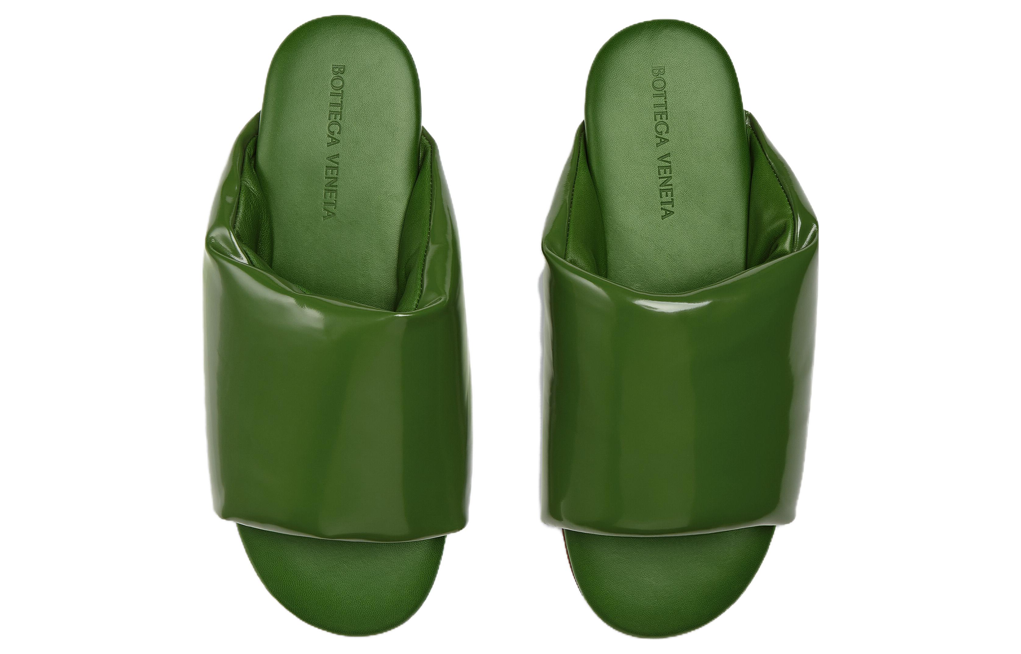 Lookbook (W) Bottega Veneta Cushion Flat 'Jalapeño'. 729892V2LR03653