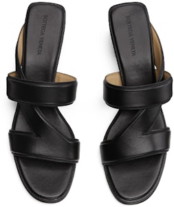 Bottega Veneta 葆蝶家 皮革 露趾圓頭 時尚涼拖 5.5cm 女款 黑色 Lookbook Bottega Veneta 葆蝶家 皮革 露趾圓頭 時尚涼拖 5.5cm 女款 黑色