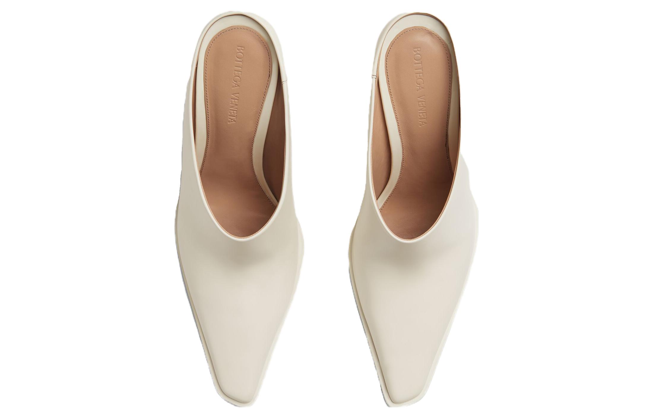 Shop (W) 葆蝶家白色舒适休闲皮革凉鞋 740280V00H09013