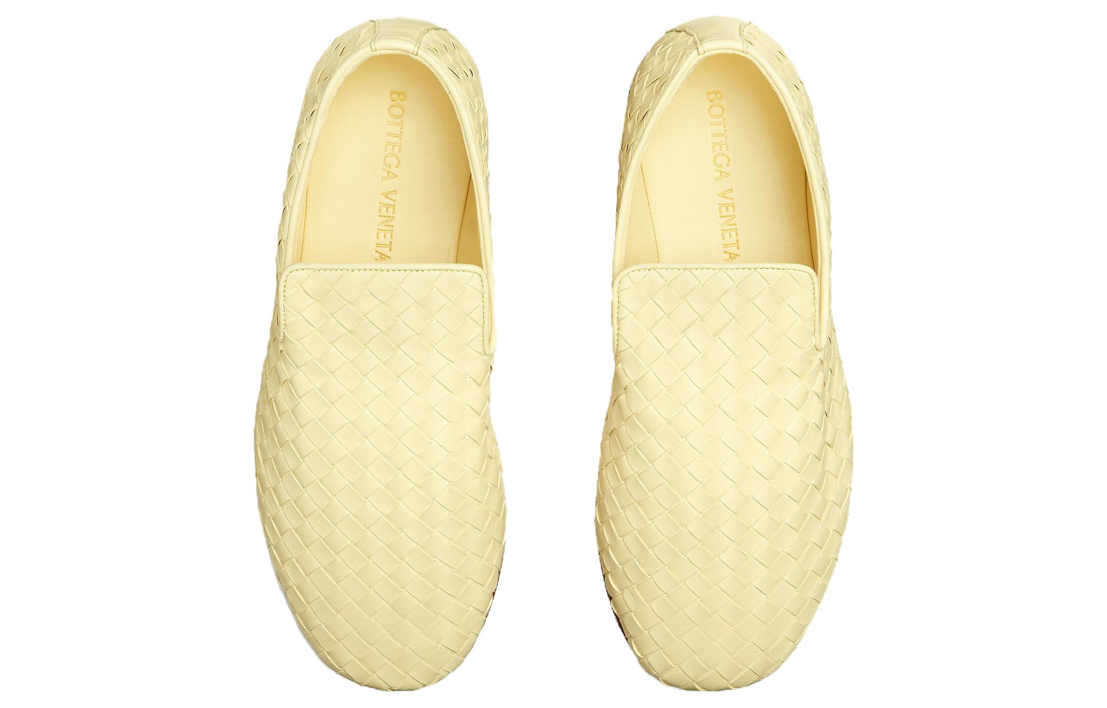 Lookbook (W) （女性用）ボッテガヴェネタ レザー ラウンドトゥ スリップオン イエロー '快適で多用途なカジュアル' 735982V2ED07138 735982V2ED07138