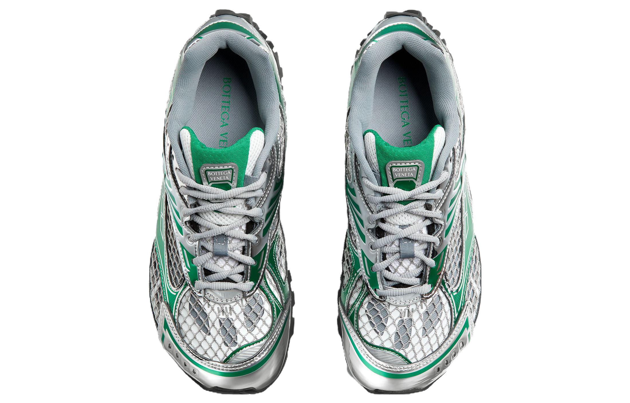 Shop (W) 葆蝶家银色Parakeet Orbit鞋 755915V2X401428