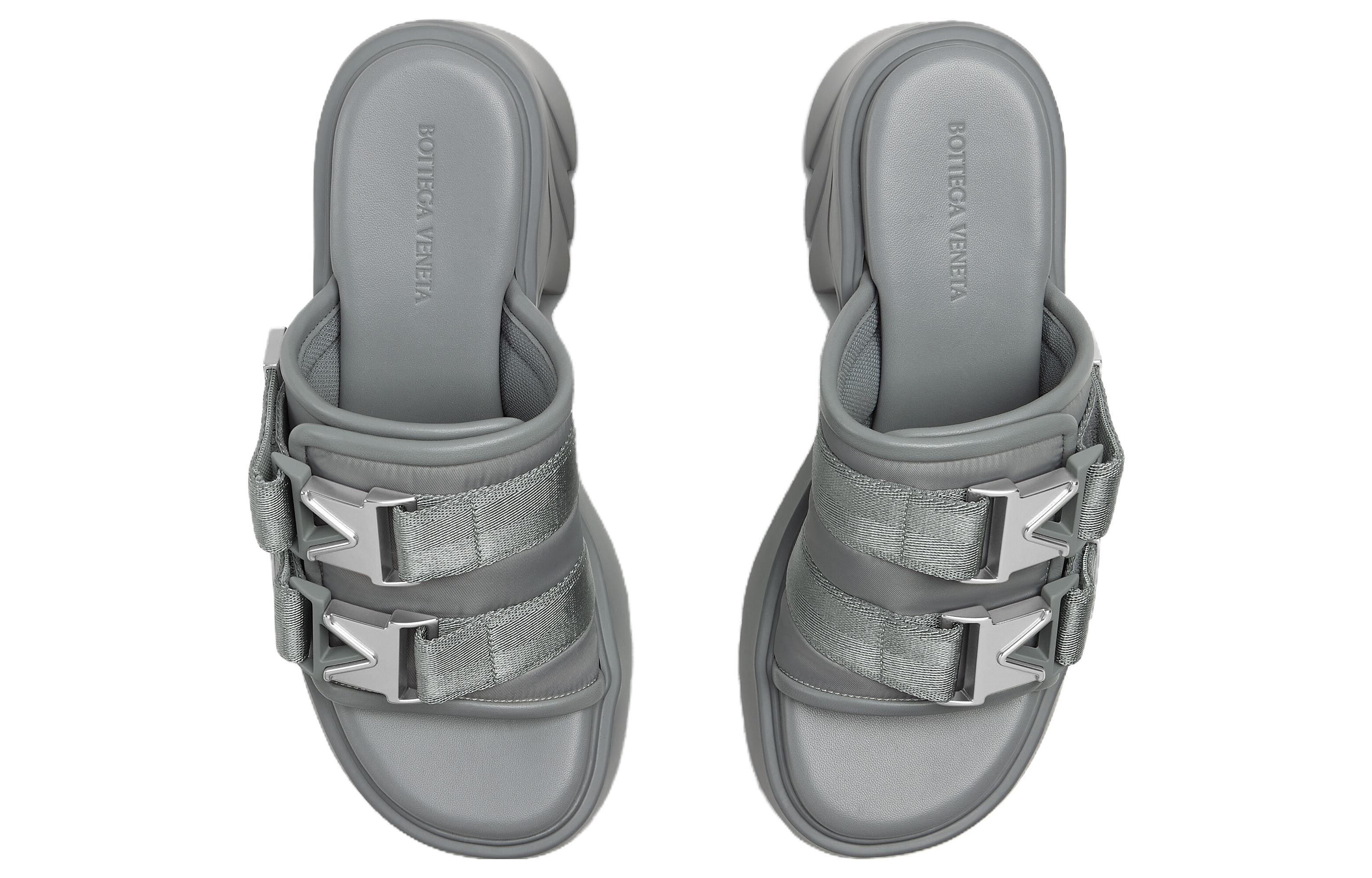 Lookbook (W) 보테가 베네타 라운드토 하이힐 슬라이드 '그레이' 690033V0DS21268