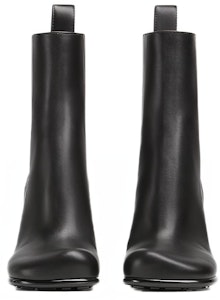 Bottega Veneta葆蝶家 皮革 時尚百搭 短中筒 切爾西靴 9cm 女款 黑色 Lookbook Bottega Veneta葆蝶家 皮革 時尚百搭 短中筒 切爾西靴 9cm 女款 黑色