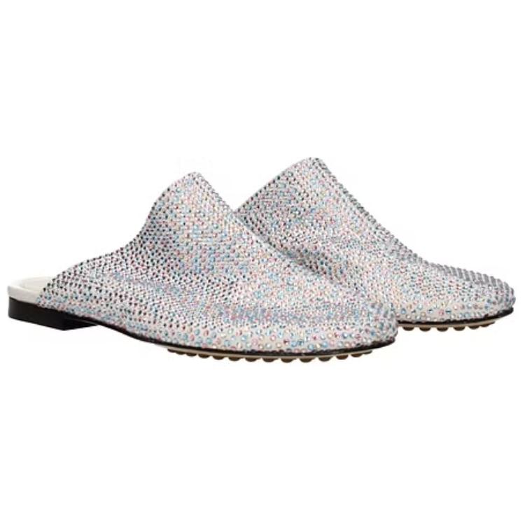 Shop Bottega Veneta 葆蝶家 街頭潮流綴飾絨面革拖鞋 女款 藍粉色