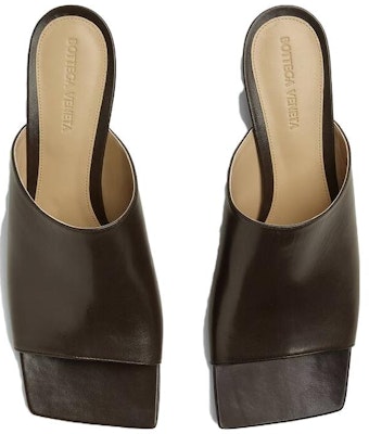 Bottega Veneta 葆蝶家 皮革穆勒鞋 女款 棕色 Lookbook Bottega Veneta 葆蝶家 皮革穆勒鞋 女款 棕色