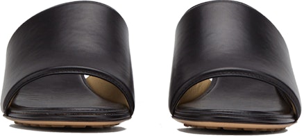 (W) Sandal Gesper Bottega Veneta Hitam Slip-On 651378VBSL01000 Lookbook (W) Sandal Gesper Bottega Veneta Hitam Slip-On 651378VBSL01000