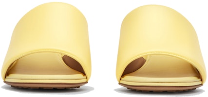 (W) Bottega Veneta The Band Sandal Selop Kuning 651378VBSL07411 Lookbook (W) Bottega Veneta The Band Sandal Selop Kuning 651378VBSL07411