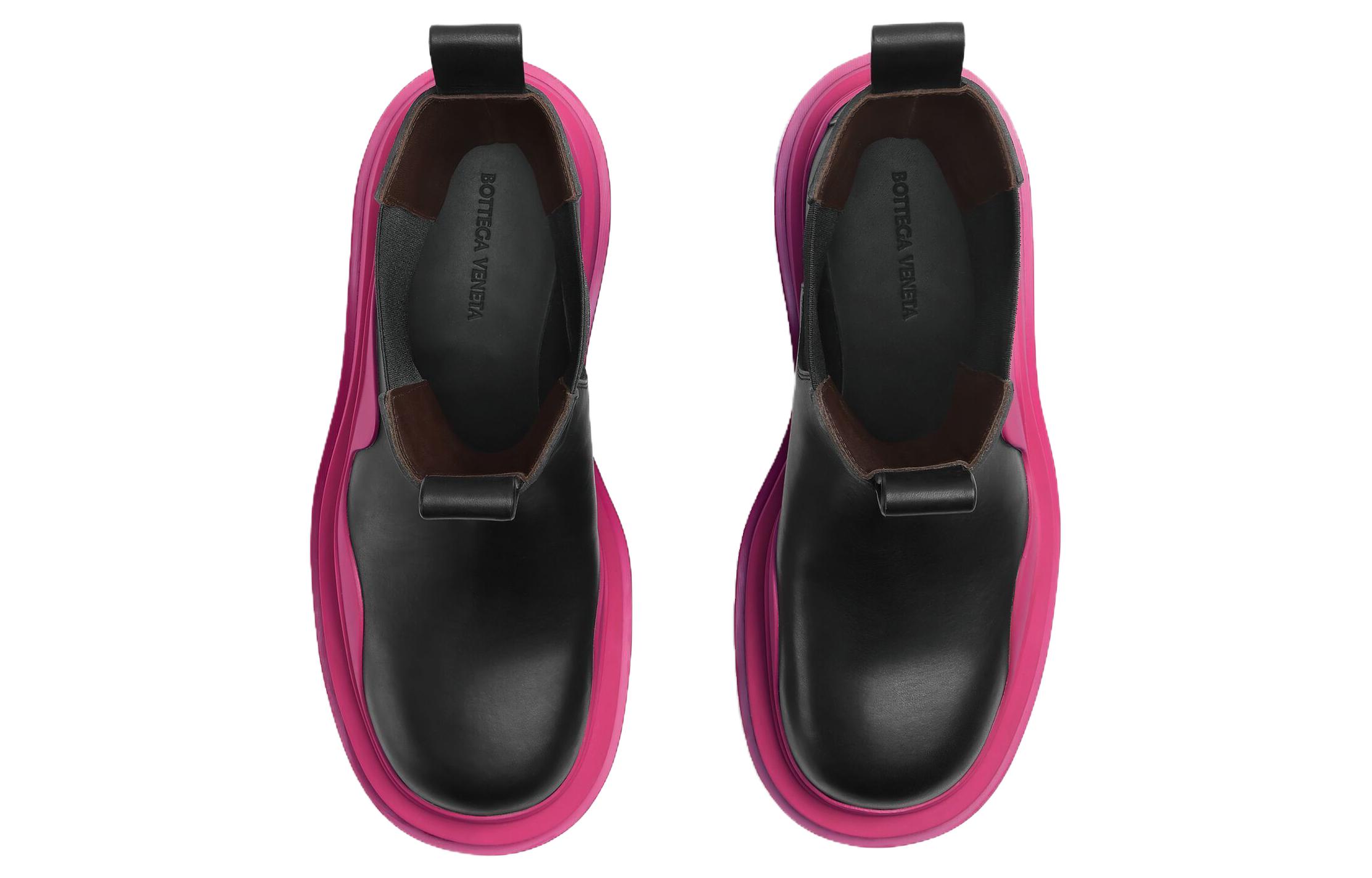 Lookbook Bottega Veneta 葆蝶家 植鞣皮革切爾西靴 女款 紫紅色