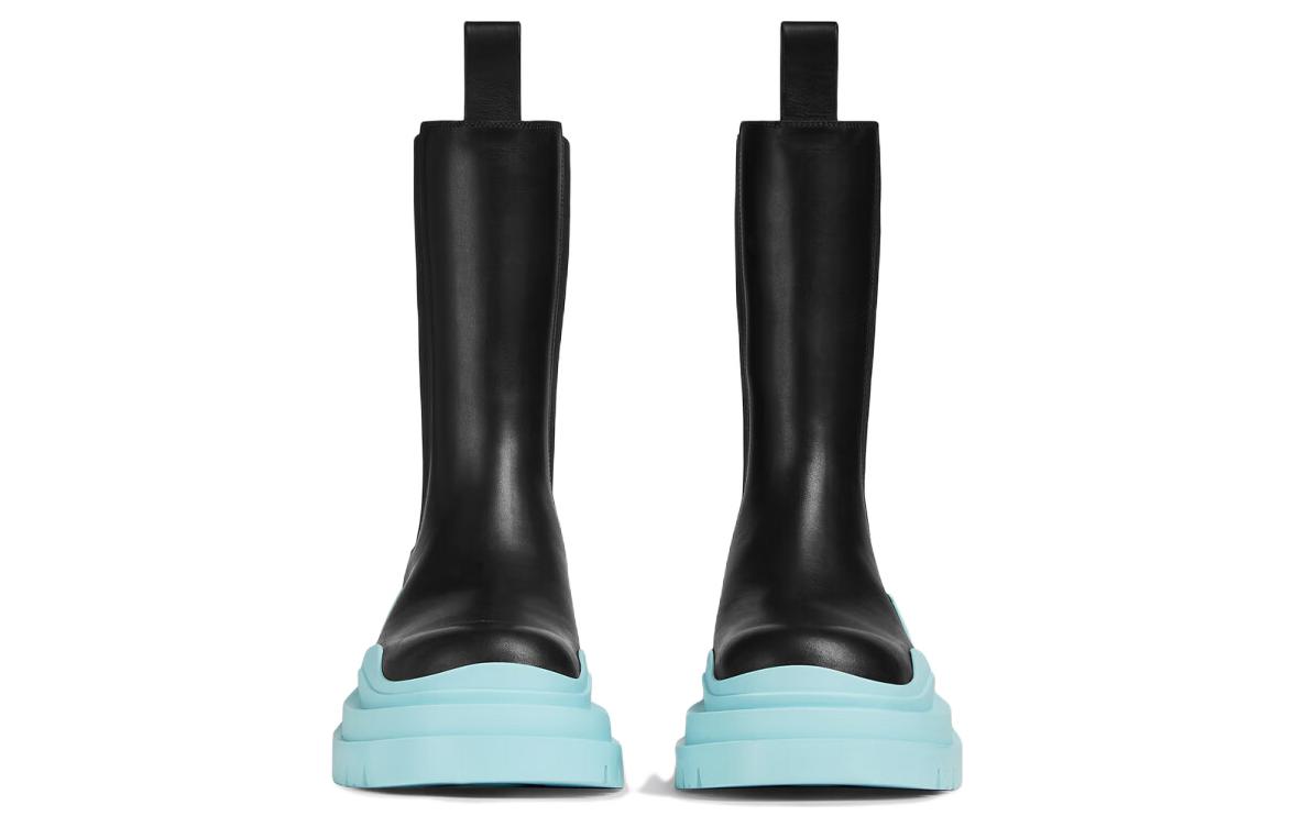 Lookbook Bottega Veneta葆蝶家 Tire 皮革 套穿 短筒 切爾西靴 女款 黑藍色