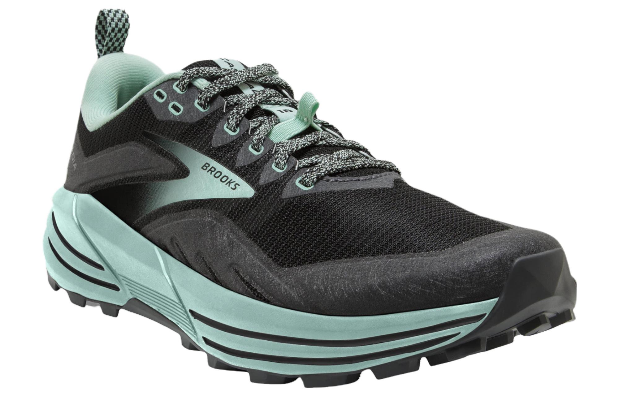 Lookbook （女性）Brooks Cascadia 16 Wide '黑色絲蘭' 120363-1D-049