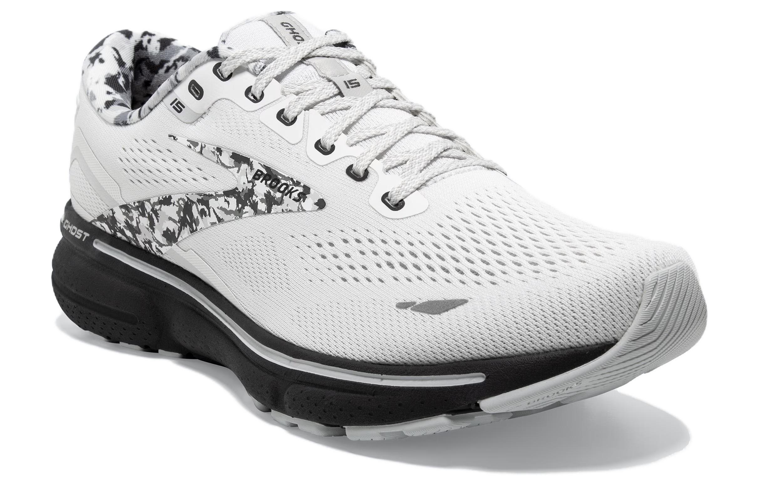 Lookbook (W) 브룩스 고스트 15 그레이/블랙 (Beurukseu Goseuteu 15 Geurei/Beullaek) 120380-149