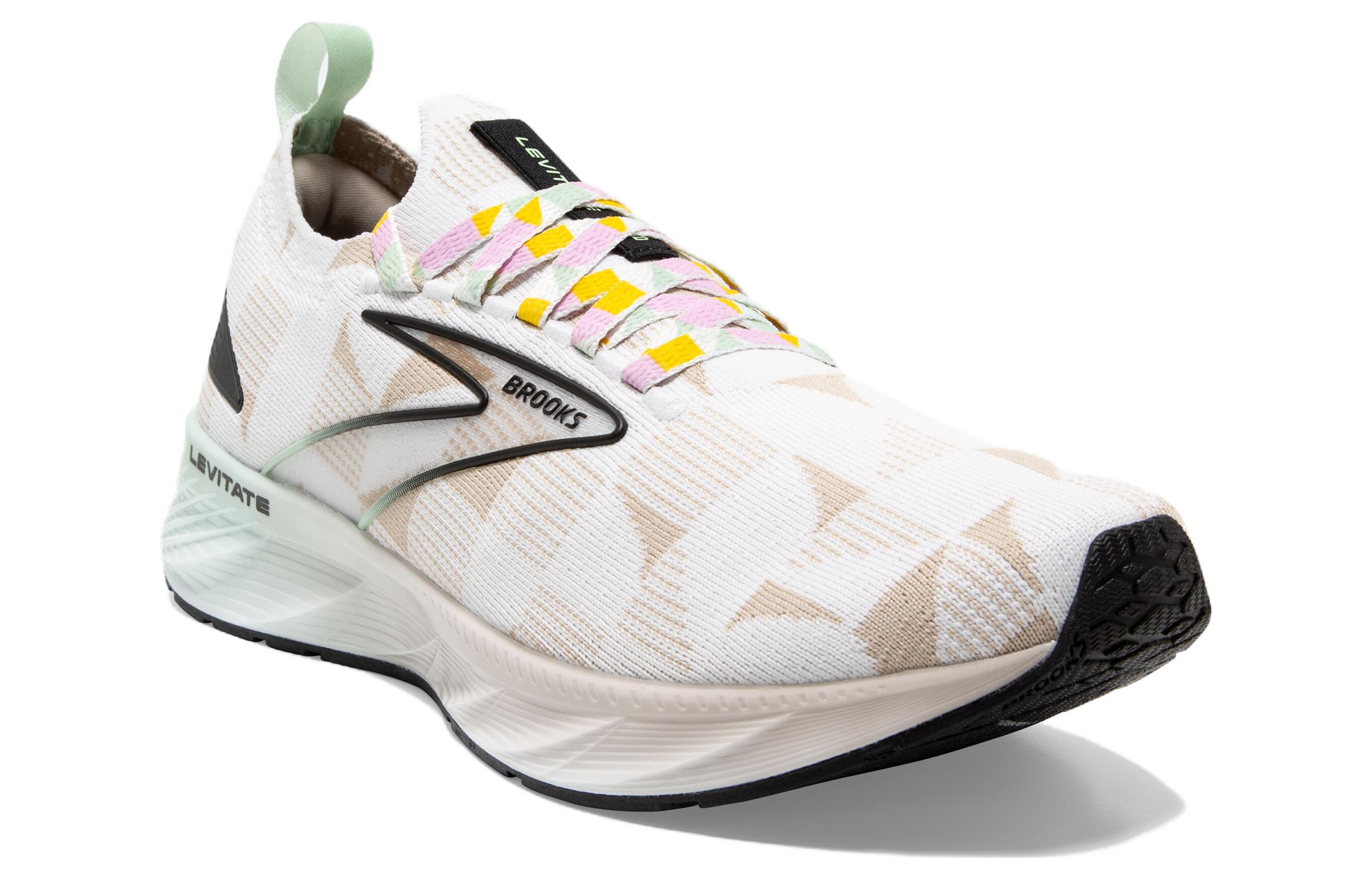 Lookbook (W) Brooks Levitate StealthFit 6 'Checkered - Putih Perak' 120385-1B-141