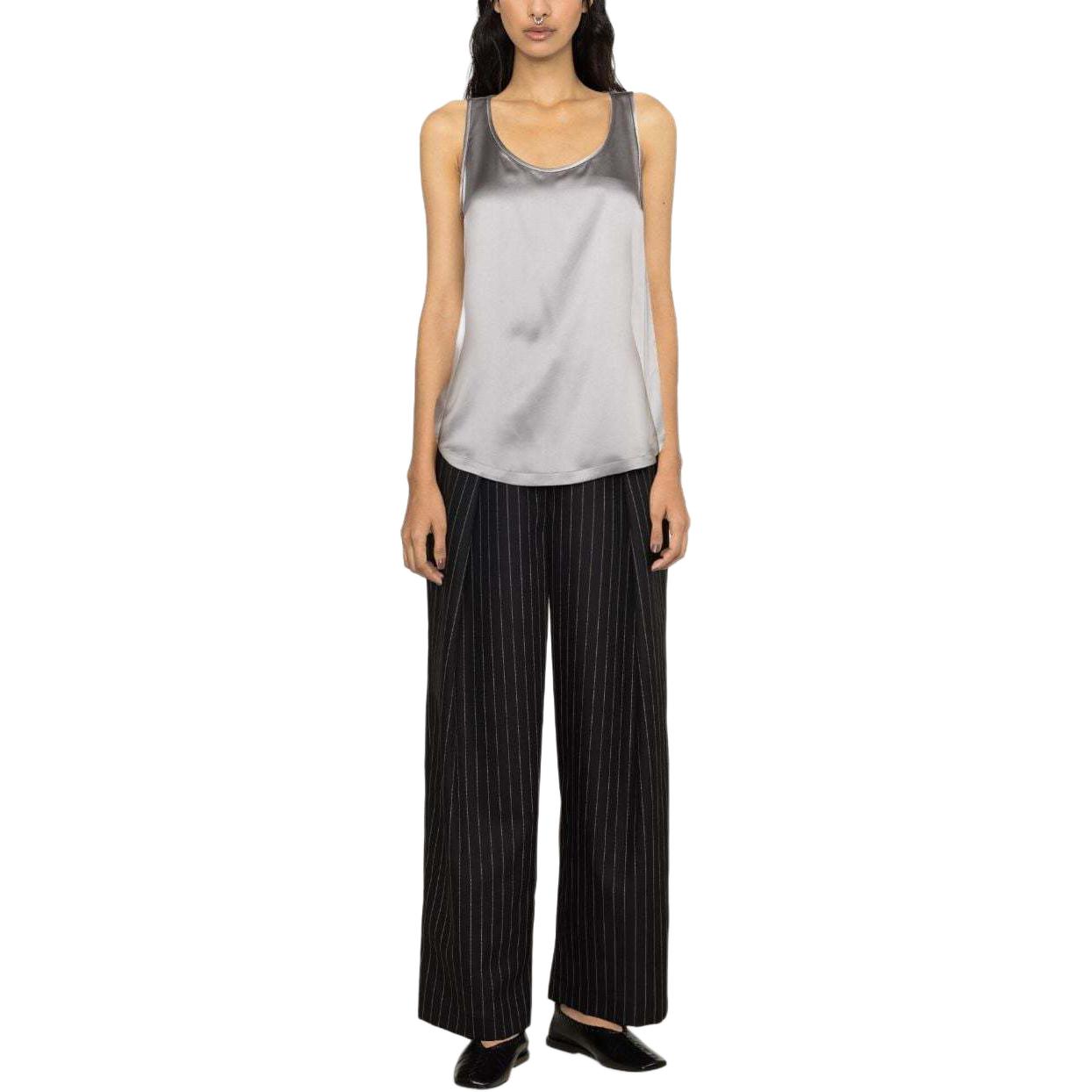 Lookbook (W) 브루넬로 쿠치넬리 실버 글로시 슬리브리스 루즈 탱크 탑. M0C59DE330-C078