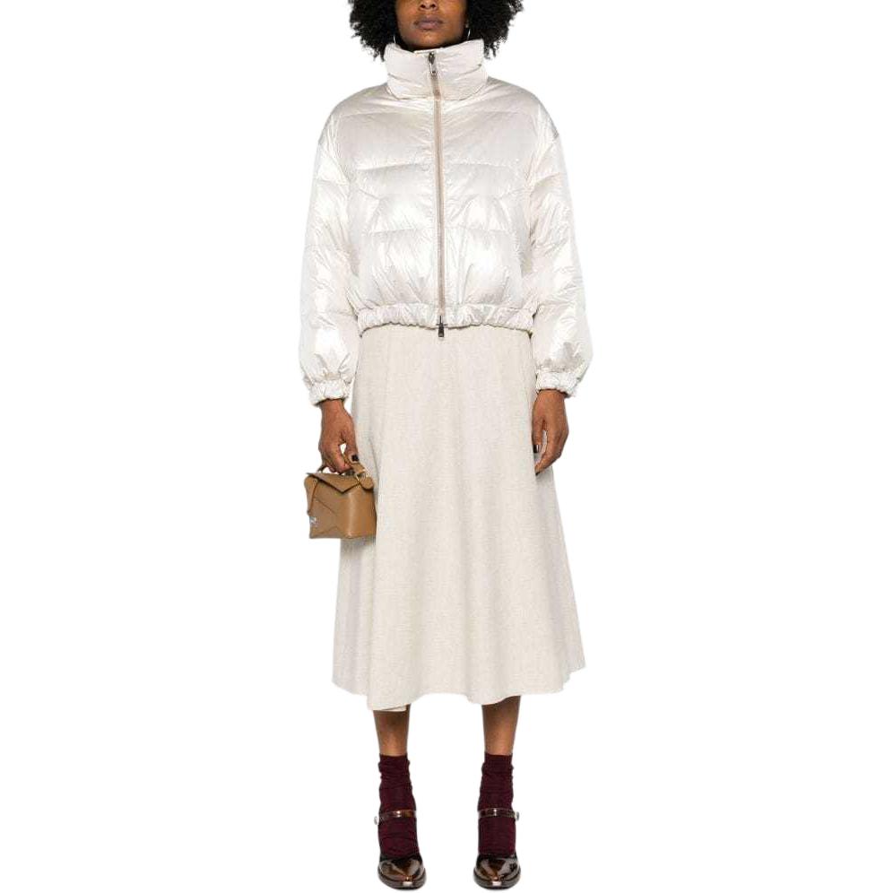 Lookbook (W) Brunello Cucinelli FW24 雙面羽絨外套 奶油白色款式。 ML1597927-C130
