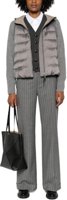 (W) Brunello Cucinelli SS24 灰色拼接連帽羽絨外套 MH5042699-CDA64 Lookbook (W) Brunello Cucinelli SS24 灰色拼接連帽羽絨外套 MH5042699-CDA64