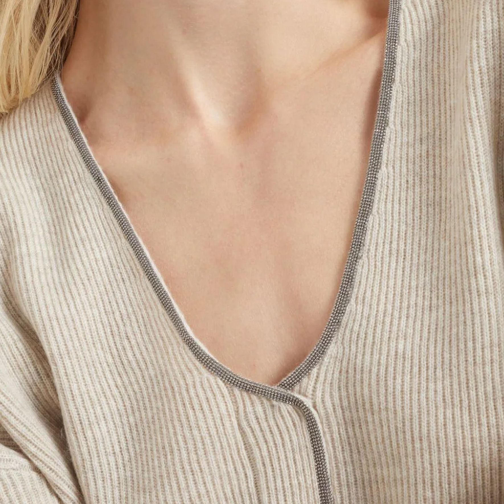 Details for (W) Brunello Cucinelli SS24 米色羅紋V領毛衣長袖上衣. M12192112-C9613