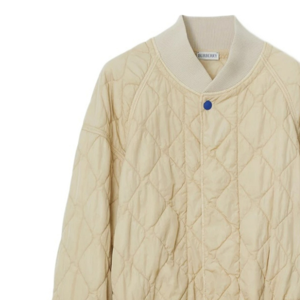Purchase (W) 버버리 베이지 퀼팅 싱글 브레스티드 코튼 재킷. 80811181