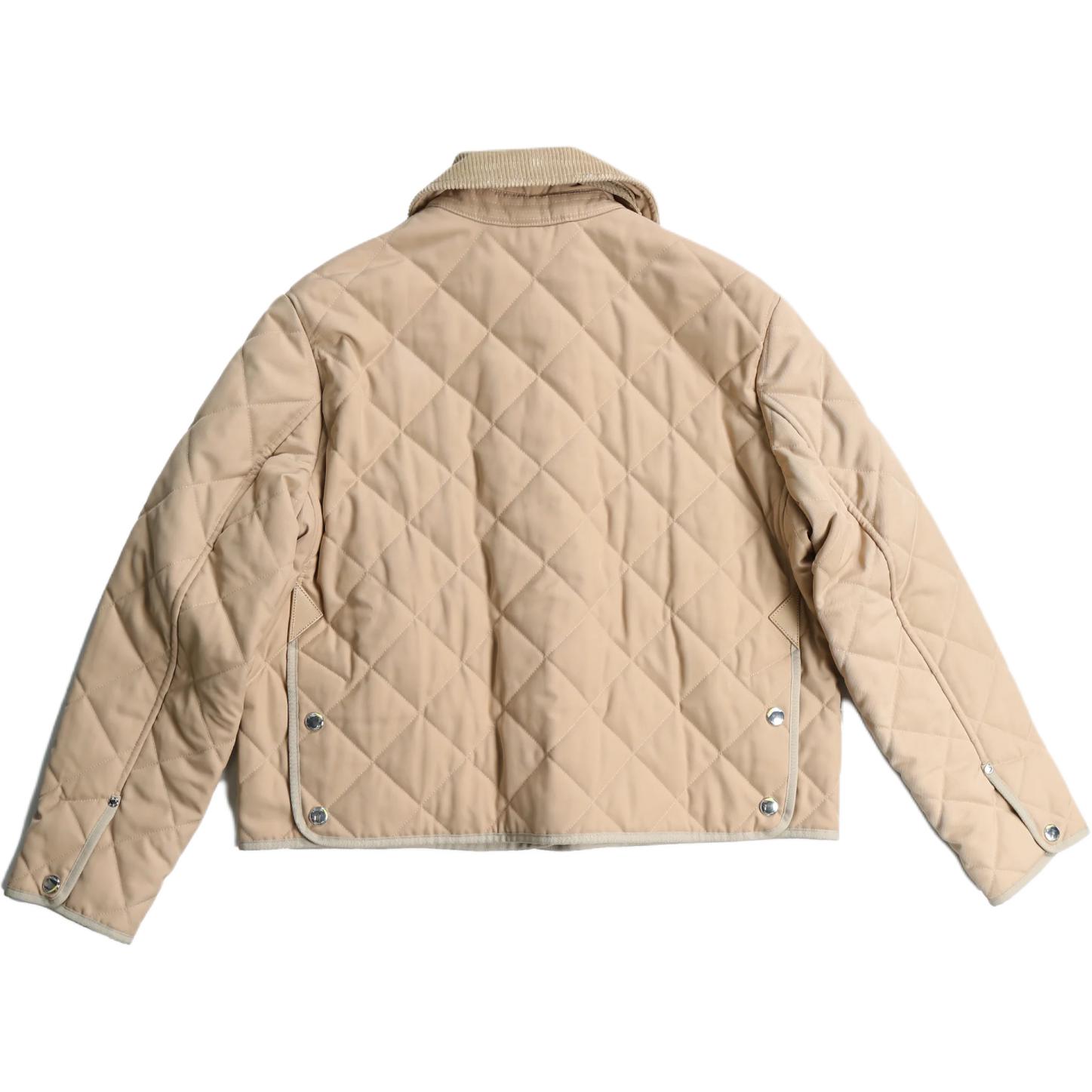 Lookbook (W) Burberry Chaqueta Beige Entallada de Manga Larga y Botón Único. 80960261