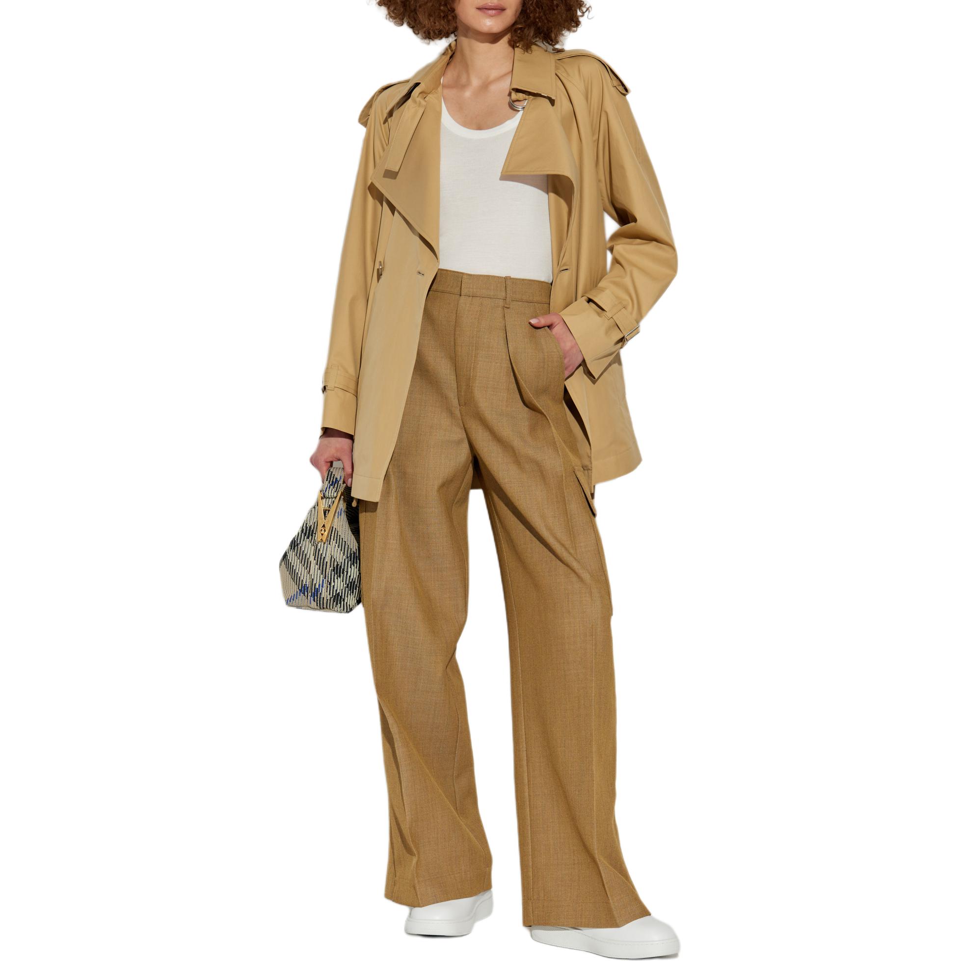 Lookbook (W) Burberry Beige Trench Coat Sabuk dan Lengan Panjang. 80955081