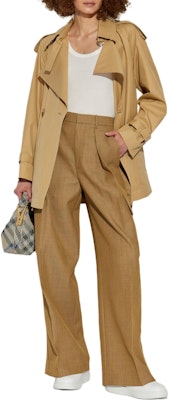 (W) Burberry Beige Trench Coat Sabuk dan Lengan Panjang. 80955081 Lookbook (W) Burberry Beige Trench Coat Sabuk dan Lengan Panjang. 80955081