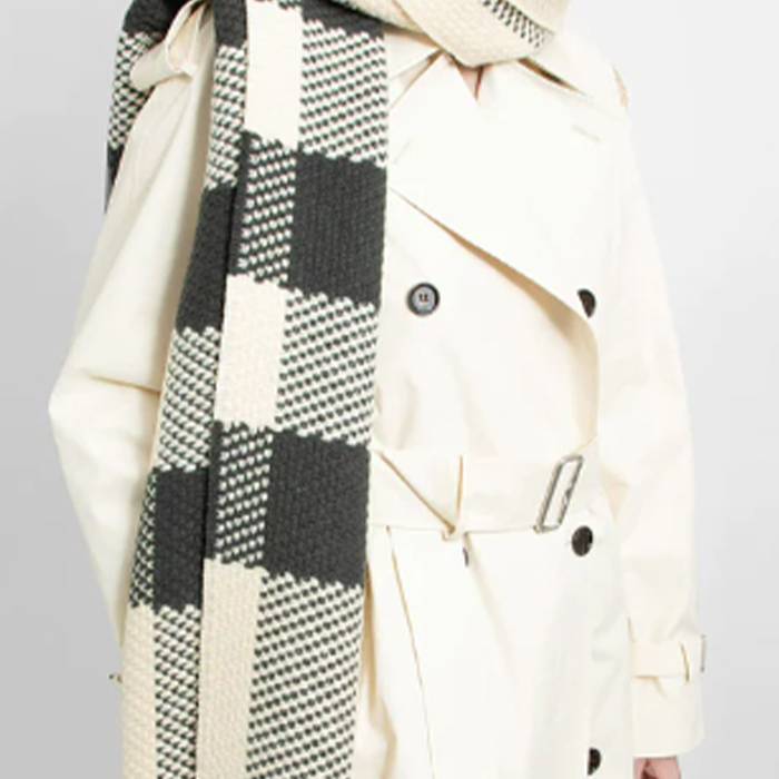 (Women) Burberry  Beige Wool Scarf with Stripe Accents. 8079240A1450 圖 3