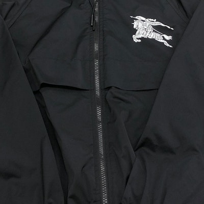 (W) バーバリー ブラック フーディージャケット ホースロゴプリント入り. 80838771 Shop (W) バーバリー ブラック フーディージャケット ホースロゴプリント入り. 80838771