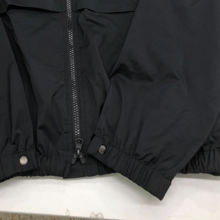 Purchase (W) バーバリー ブラック フーディージャケット ホースロゴプリント入り. 80838771