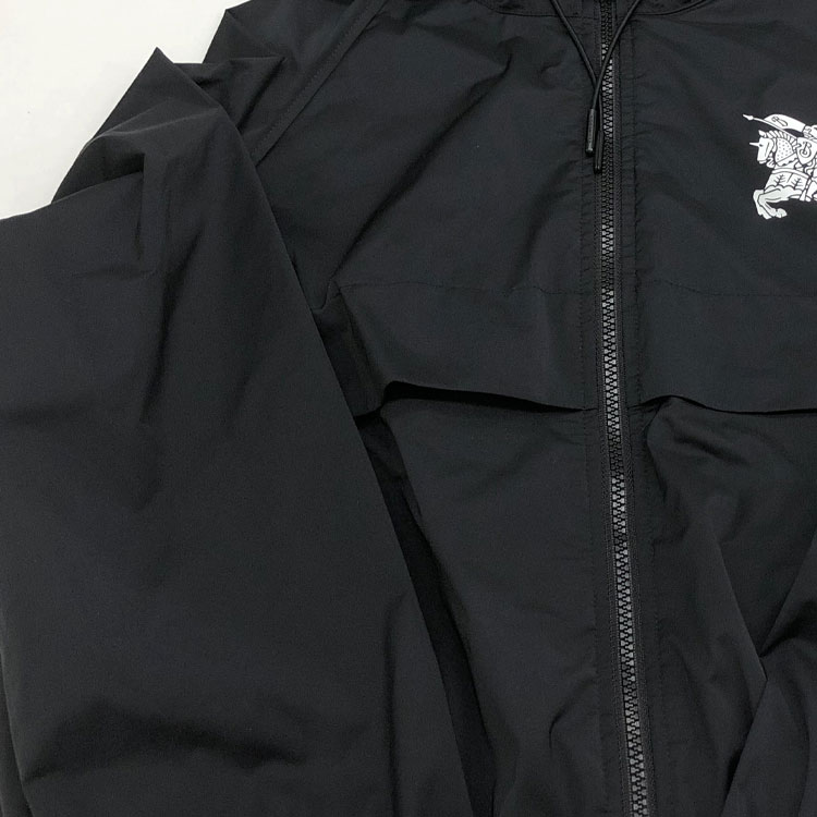 Details for (W) バーバリー ブラック フーディージャケット ホースロゴプリント入り. 80838771