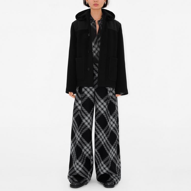 Lookbook (W) バーバリー ブラック ソリッド フーディー ポケット ロングスリーブ ジャケット 80836321