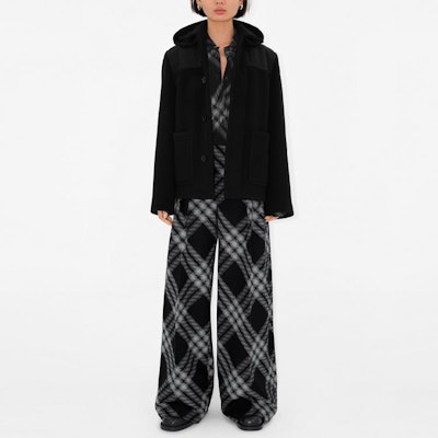 (W) バーバリー ブラック ソリッド フーディー ポケット ロングスリーブ ジャケット 80836321 Lookbook (W) バーバリー ブラック ソリッド フーディー ポケット ロングスリーブ ジャケット 80836321