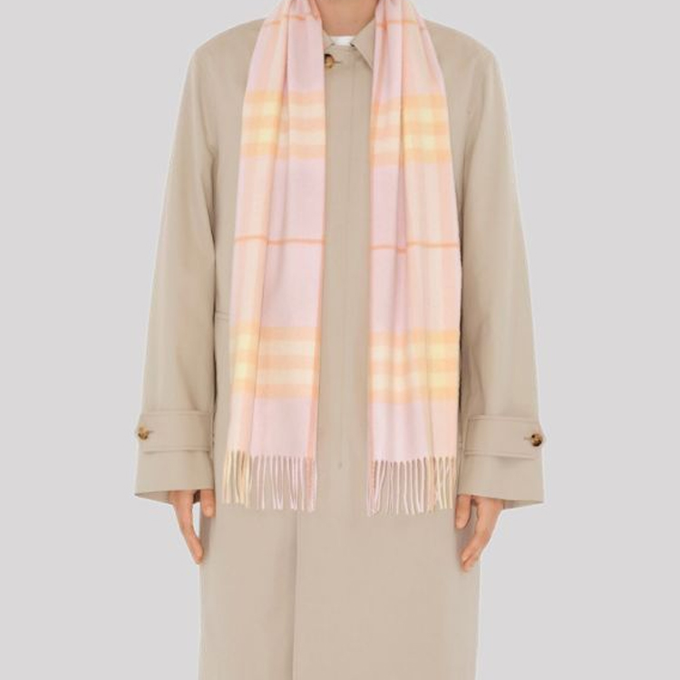 (Women) Burberry  Check Design Cashmere Scarf in Light Pink 8094654 圖 5