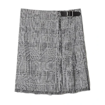 (Women) Burberry Curved Houndstooth Pleated Mid-Waist Skirt Black/White. 80830091