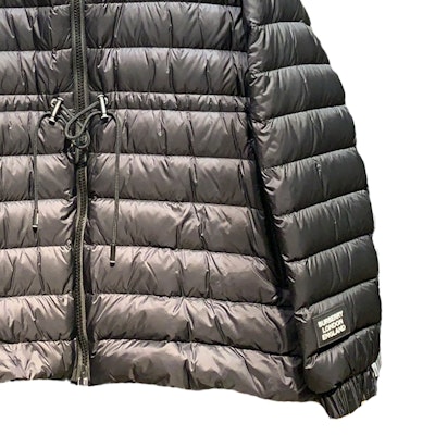(Women) Burberry Down Jacket with Hood, Zipper, Drawstring Waist, Long Sleeves. 80733121 9