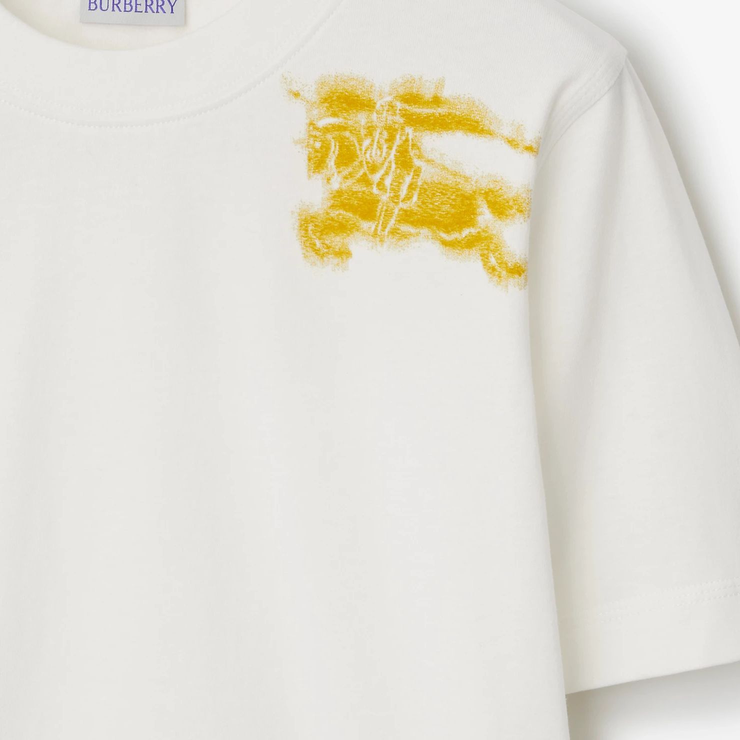 (Women) Burberry  Equestrian Knight Logo T-Shirt Salt Crystal Color. 80906431 圖 8