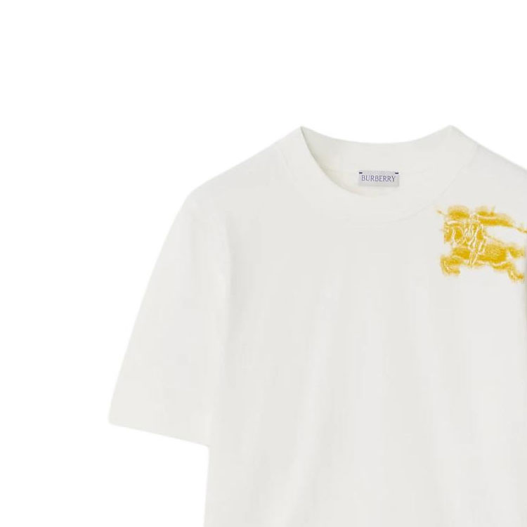 (Women) Burberry  Equestrian Knight Logo T-Shirt Salt Crystal Color. 80906431 圖 9