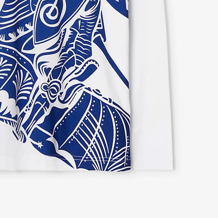 Lookbook (W) 버버리 승마 프린트 드롭숄더 크루넥 긴팔 티셔츠 화이트 80776691